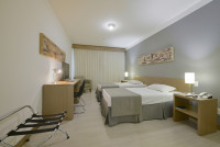 Luxury Suites (King-Size bed/Single bed)